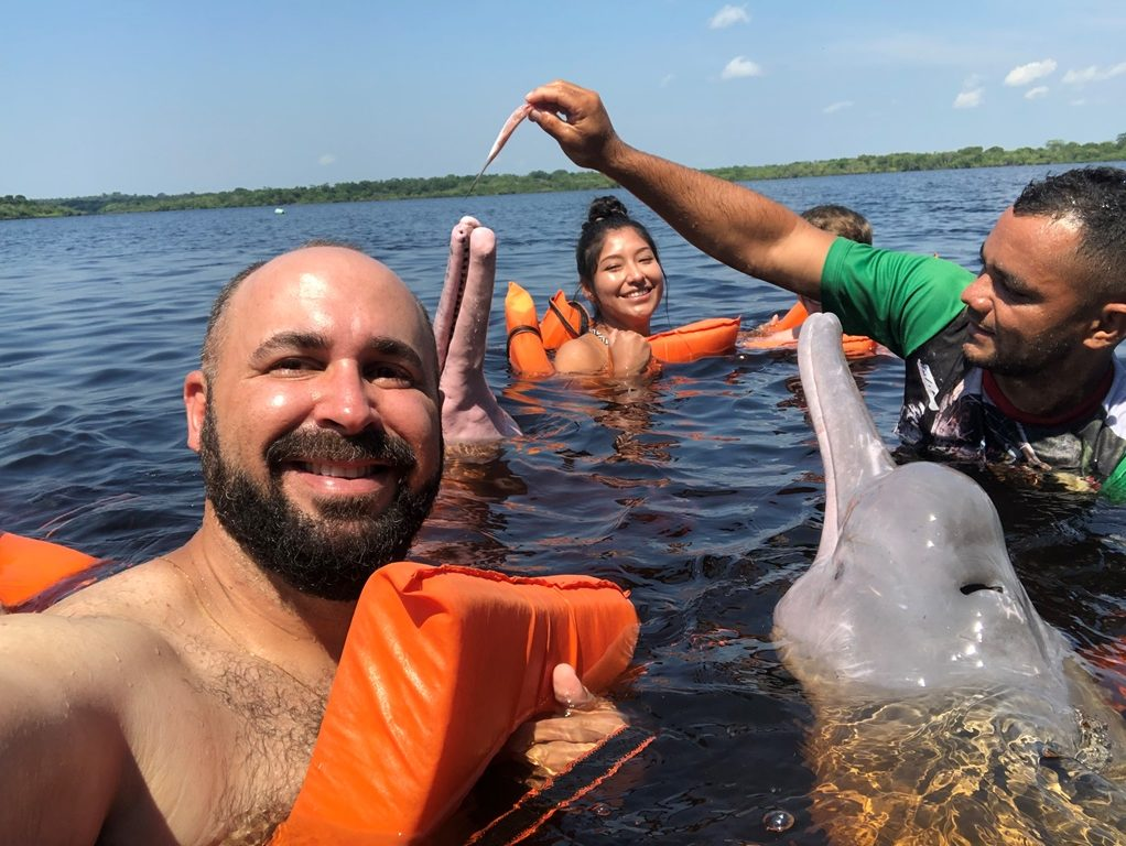 Dicas de Fotografia Para Capturar os Botos Cor de Rosa na Amazônia.